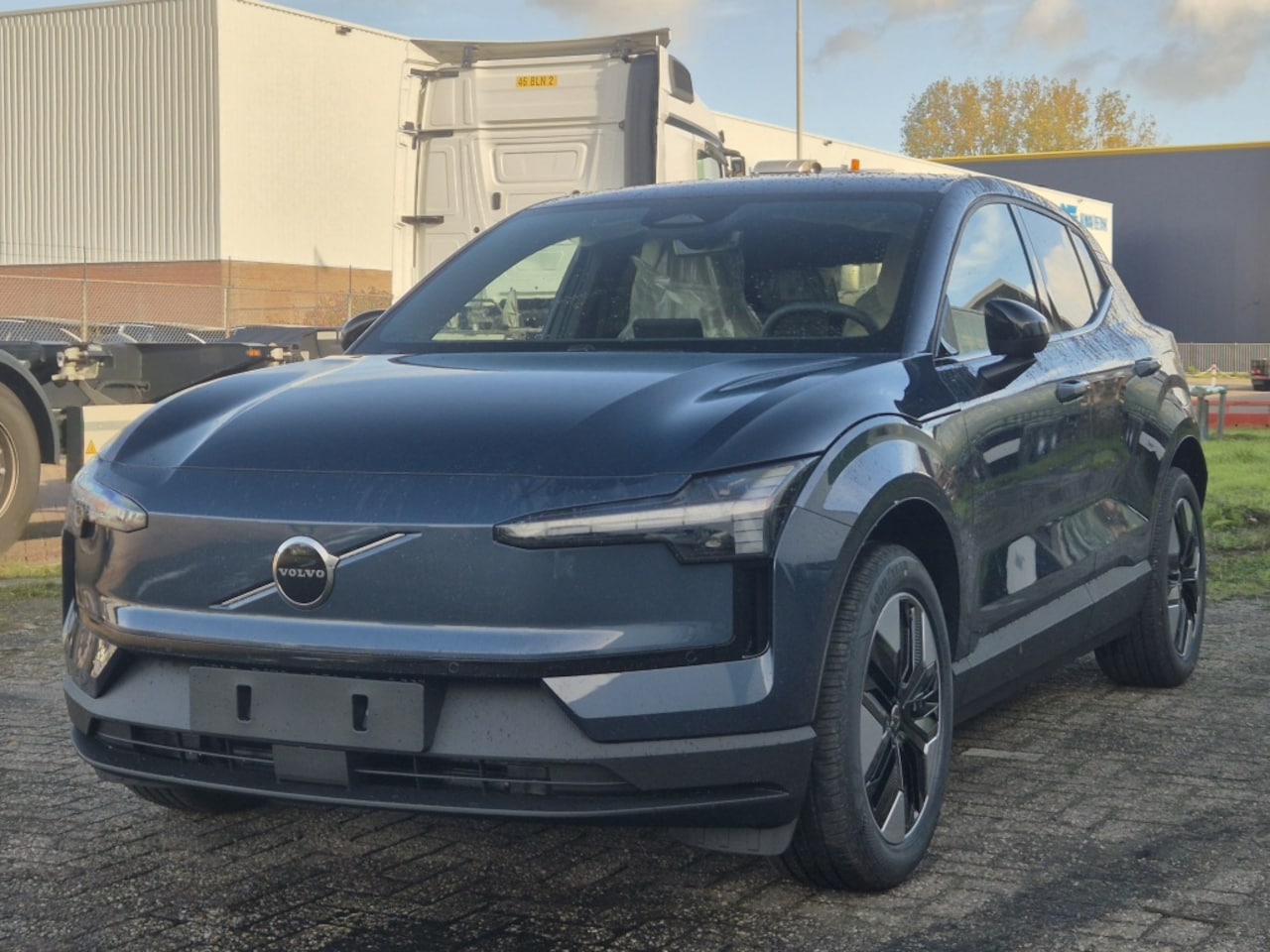 Volvo EX30 - P3 150PK/69kWh Long Range Plus Europa | Elektrische Stoelen | Climatepack | - AutoWereld.nl