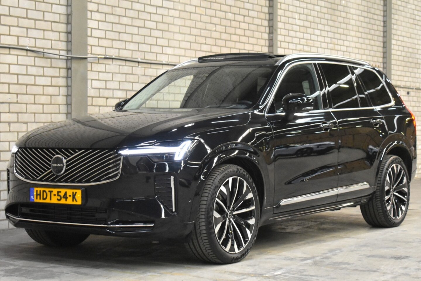 Volvo XC90 - T8 455PK AWD Ultra Bright | Trekhaak | Luchtvering | Schuifdak | - AutoWereld.nl