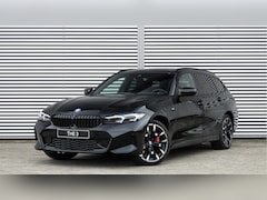 BMW 3-serie Touring - 330e M Sport Automaat / Panoramadak / Sportstoelen / Achteruitrijcamera / Comfort Access /