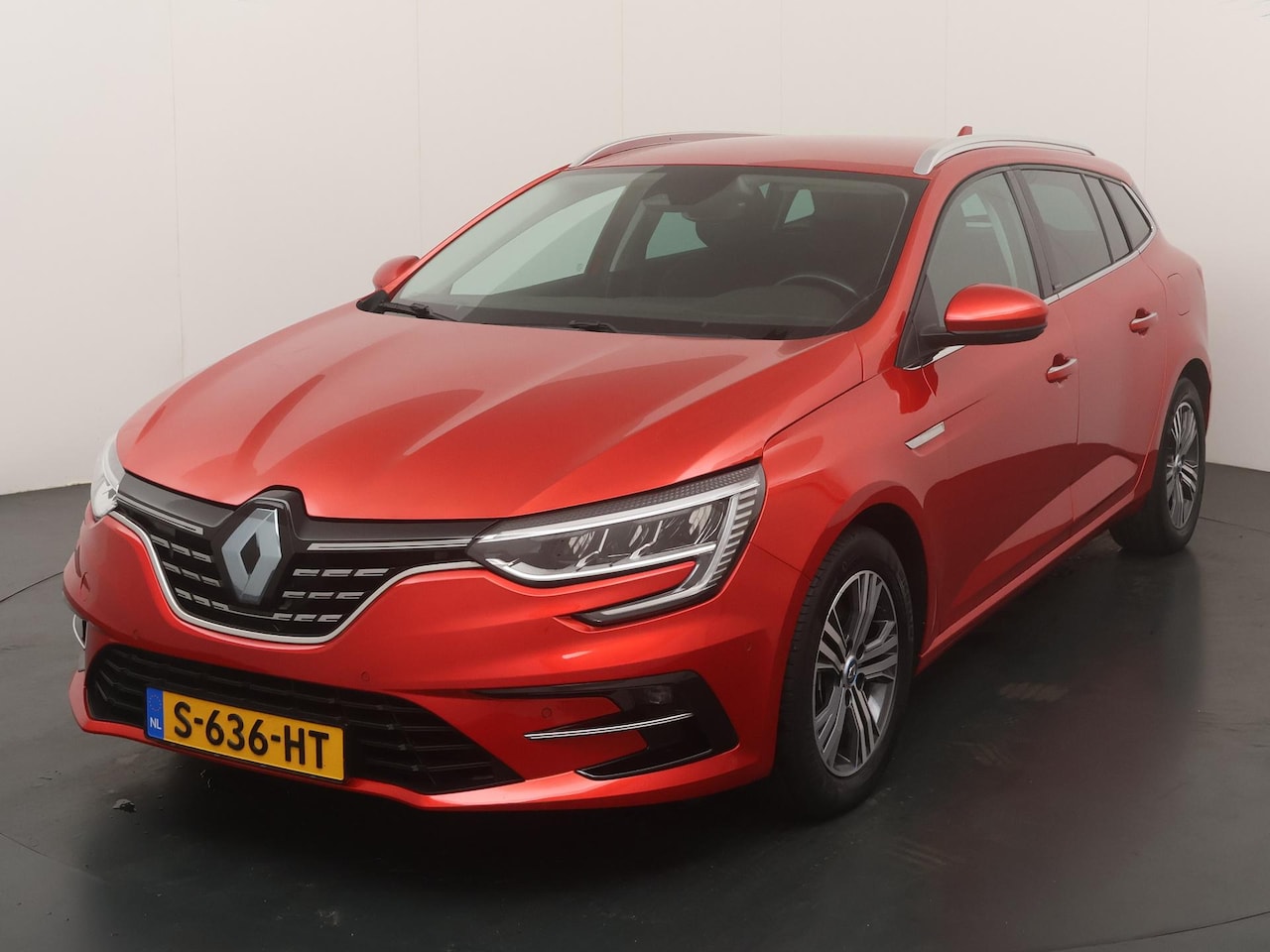 Renault Mégane Estate - Plug-In Hybrid 160 Intens | trekhaak | Adaptieve cruise control | achteruitrijcamera | - AutoWereld.nl