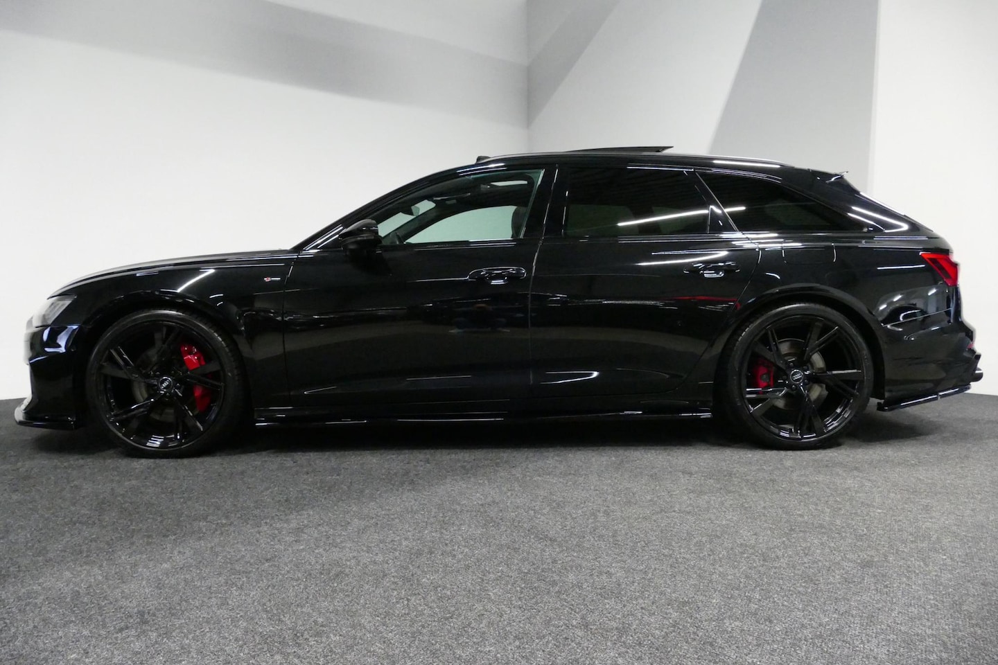 Audi A6 Avant - 55 TFSI e quattro S edition Competition / RS6 look / S-Line / Maxton Design Bodykit V.2 / - AutoWereld.nl