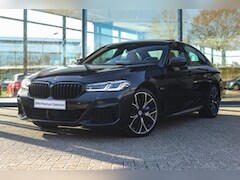 BMW 5-serie - 545e xDrive M Sport Automaat / Sportstoelen / Achteruitrijcamera / Comfort Access / Stuurv