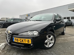 Alfa Romeo 147 - 1.6 T.Spark Progression | Airco | Cruise Control | Leder | Climate Control | LMV | Origine