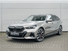 BMW i5 - xDrive40 M Sport / Panoramadak / Bowers & Wilkins / Adaptief onderstel professional / Park