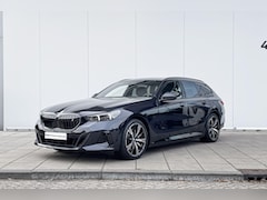BMW i5 Touring - eDrive40 M Sport Edition Glazendak | 20 inch | Driving Assistant | 360 Camera | Huisselect