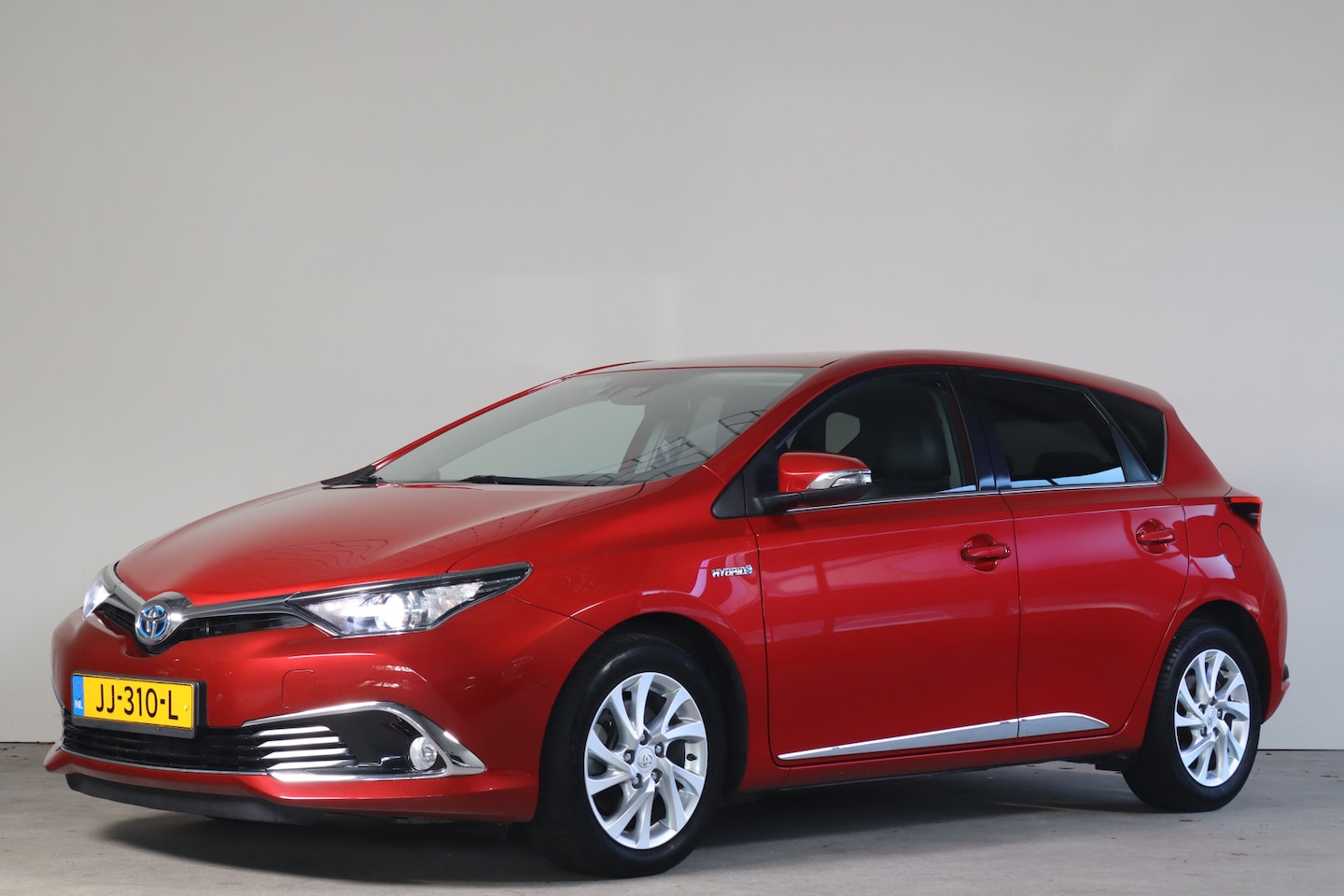 Toyota Auris - 1.8 Hybrid Executive Go - NL Auto!! Stoelverw I Camera I Keyless E+S - AutoWereld.nl