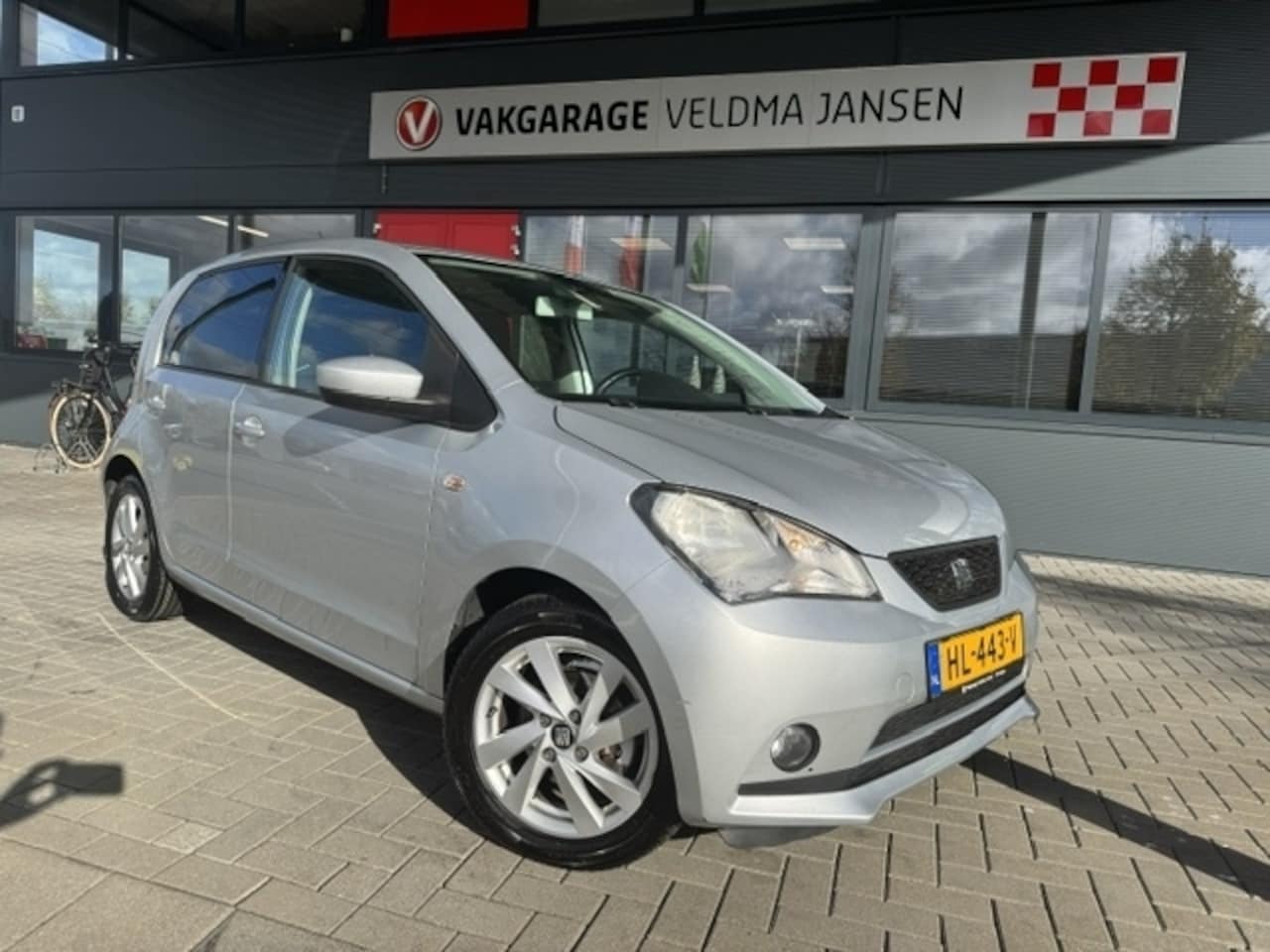 SEAT Mii - 1.0 SPORT CONNECT 5-DRS. + AIRCO/CRUISE/LMV/PDC - AutoWereld.nl