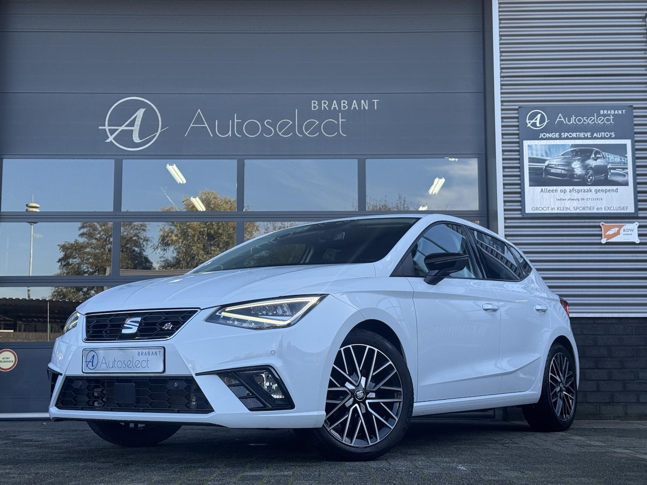 SEAT Ibiza - 1.0 TSI FR Business Intense 1.0 TSI FR Business Intense - AutoWereld.nl