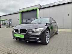 BMW 3-serie Touring - 318d Luxury, Leder, Cruise, Carplay, Trekhaak, Privacy shades Nieuwe APK LM velgen Navi Ca