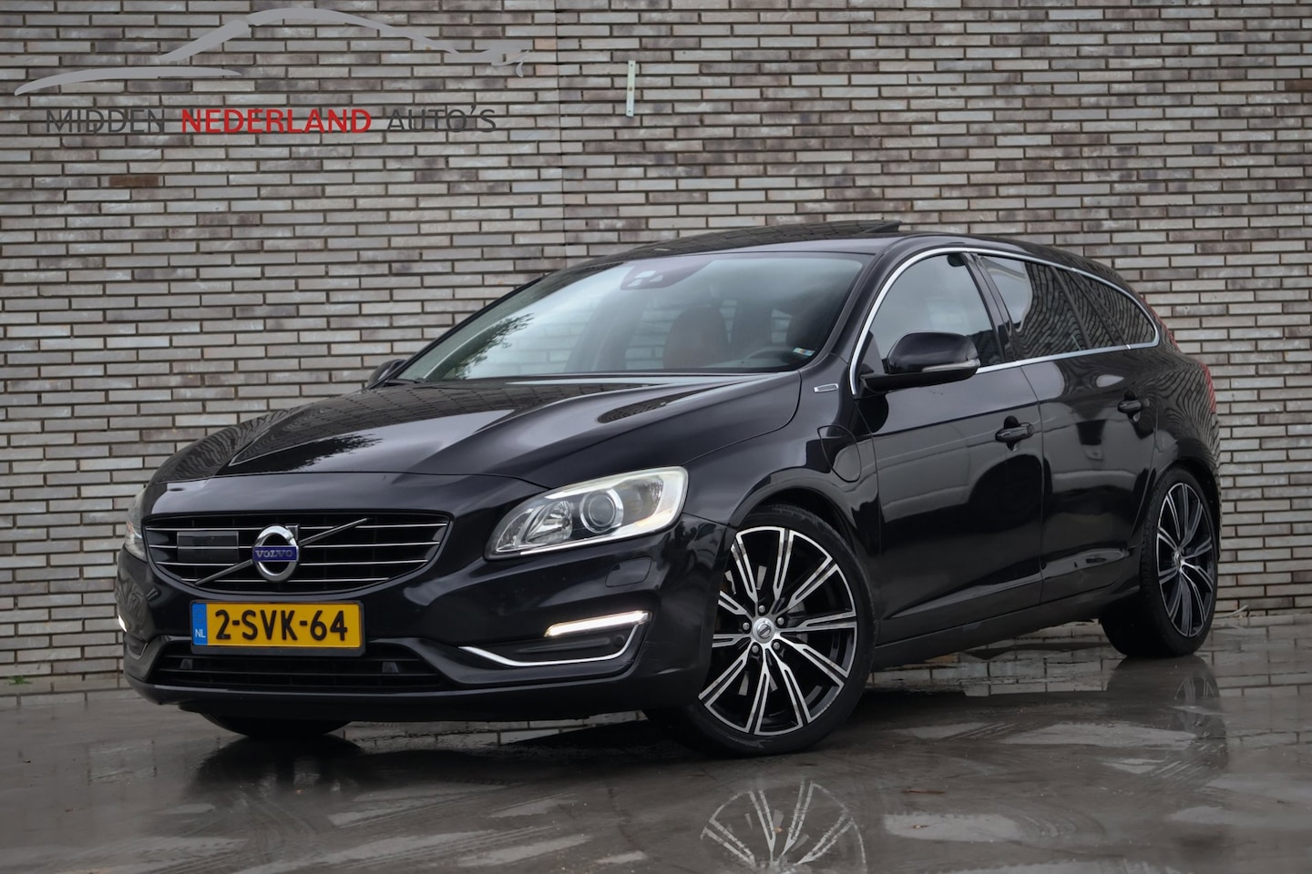 Volvo V60 - 2.4 D6 AWD Plug-In Hybrid Summum * LEER * NETTE STAAT * - AutoWereld.nl
