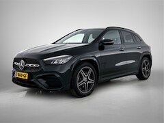 Mercedes-Benz GLA-Klasse - 180 Star Edition AMG Styling | NIght pakket | Trekhaak wegklapbaar | Sfeerverlichtin Inclu