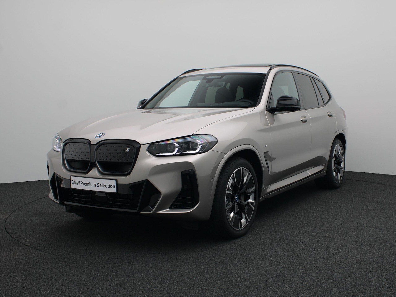 BMW iX3 - High Executive | Stuurwielrand verwarmd | Trekhaak | Panoramadak | Driving Assistant Profe - AutoWereld.nl