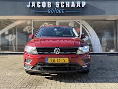 Volkswagen Tiguan - 1.4 TSI Comfortline Business / 150PK / Pano / Trekhaak (1.600KG) / 20'' LM / Carplay /