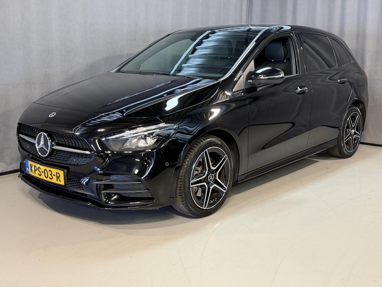 Mercedes-Benz B-klasse - 250 e AMG Line 18''/Dodehoek/Camera/Keyless/Sfeerverlichting/DAB/PDC v+a/Stoelverwarming/A - AutoWereld.nl