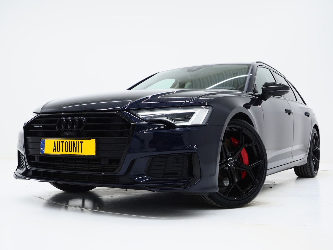 Audi A6 Avant - 55 TFSI e quattro Full Black | Panoramadak | B&O Audio | Trekhaak | HUD | Leder | Keyless - AutoWereld.nl