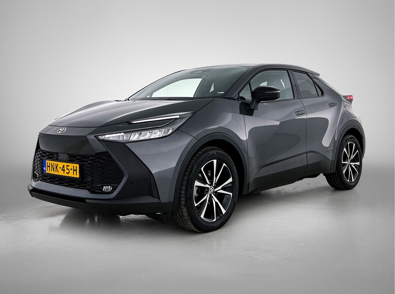 Toyota C-HR - 2.0 Plug-in Hybrid 220 Dynamic | BTW voertuig | Stoel+stuurverwarming | Dodehoek detectie - AutoWereld.nl