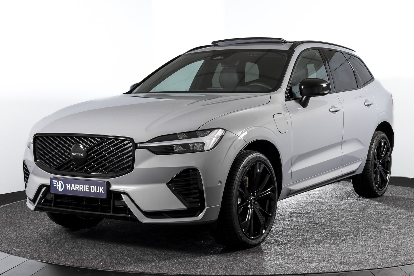 Volvo XC60 - 2.0 T8 Plug-in hybrid AWD Plus Black Edition | S/K Panodak | Harman/Kardon | Dig.Cockpit | - AutoWereld.nl