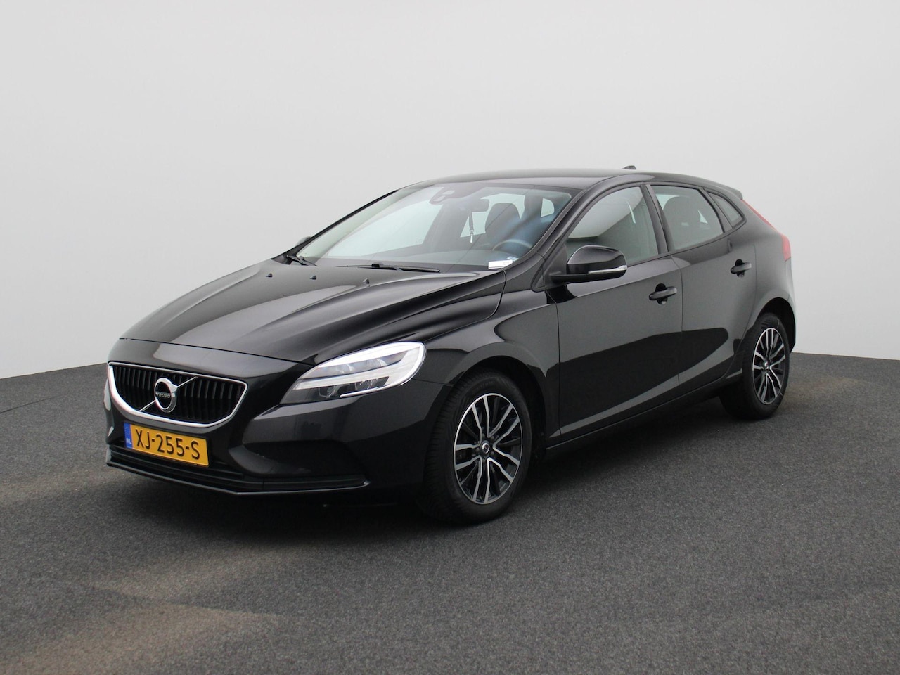 Volvo V40 - 1.5 T2 Polar+ | Cruise Control | Climate Control | Parkeersensoren | Stoelverwarming | - AutoWereld.nl