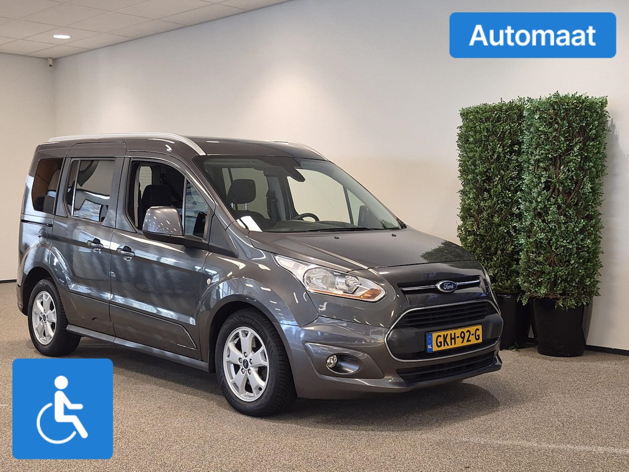 Ford Tourneo Connect - L1 Rolstoelauto Automaat 3+1 - AutoWereld.nl
