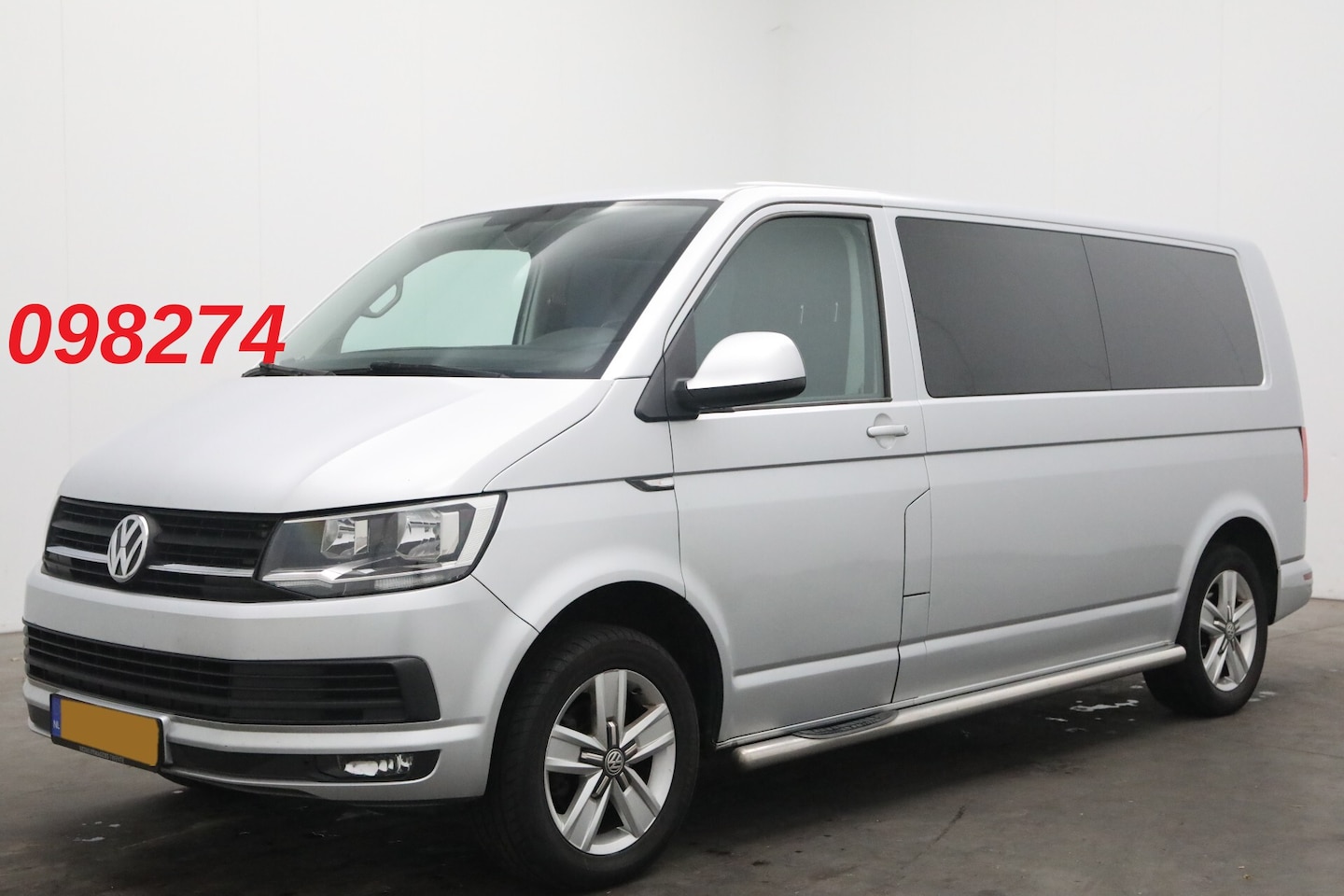 Volkswagen Transporter - 2.0 TDI L2-H1 MARGE DC Highline Cruise Navi Camera AHK Airco - AutoWereld.nl