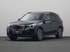 BMW iX1 - eDrive20 67 kWh M Sport Edition M sport pro | 20 inch | Innovation pack | Travel pack Dire