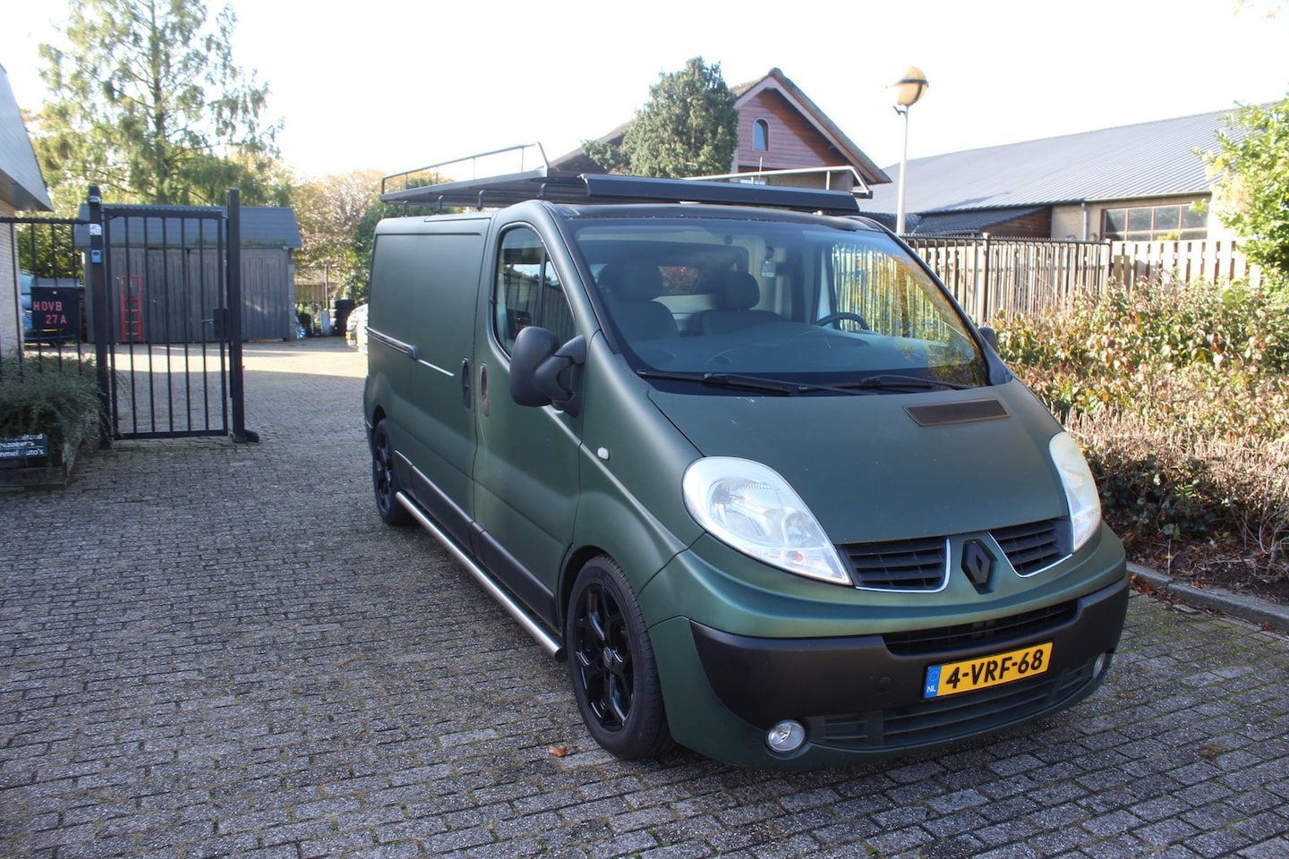 Renault Trafic - ZEER MOOIE GAVE BUS MARGE 2.0 dCi T29 L2H1 DC Générique - AutoWereld.nl
