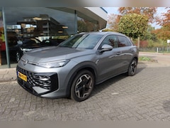 Volkswagen T-Roc - 1.5 eTsi 150PK R-Line First Edition Automaat I All-Season