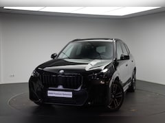 BMW X1 - xDrive25e M Sport Automaat / Panoramadak / Sportstoelen / Comfort Access / Achteruitrijcam