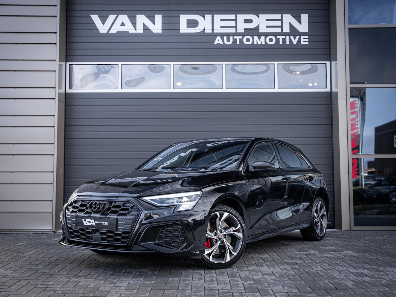 Audi A3 Sportback - 45 TFSI e S edition Competition 3x S-Line - Matrix l B&O l ACC l Carplay - AutoWereld.nl