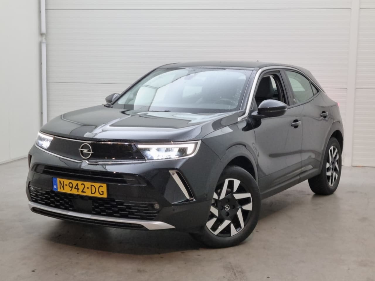 Opel Mokka-e - Business Elegance 50-kWh 11kw bl. | Fase 3 laden | Navigatie | Camera | Stoelverwarming | - AutoWereld.nl