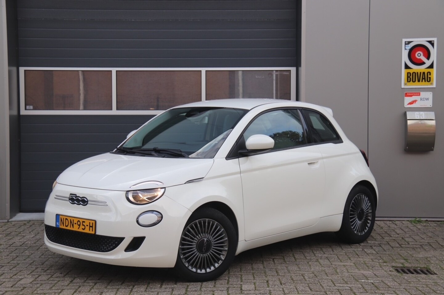 Fiat 500 - Icon 42 kWh Automaat, Carplay, Cruise, Navi SOH 92,55% - AutoWereld.nl