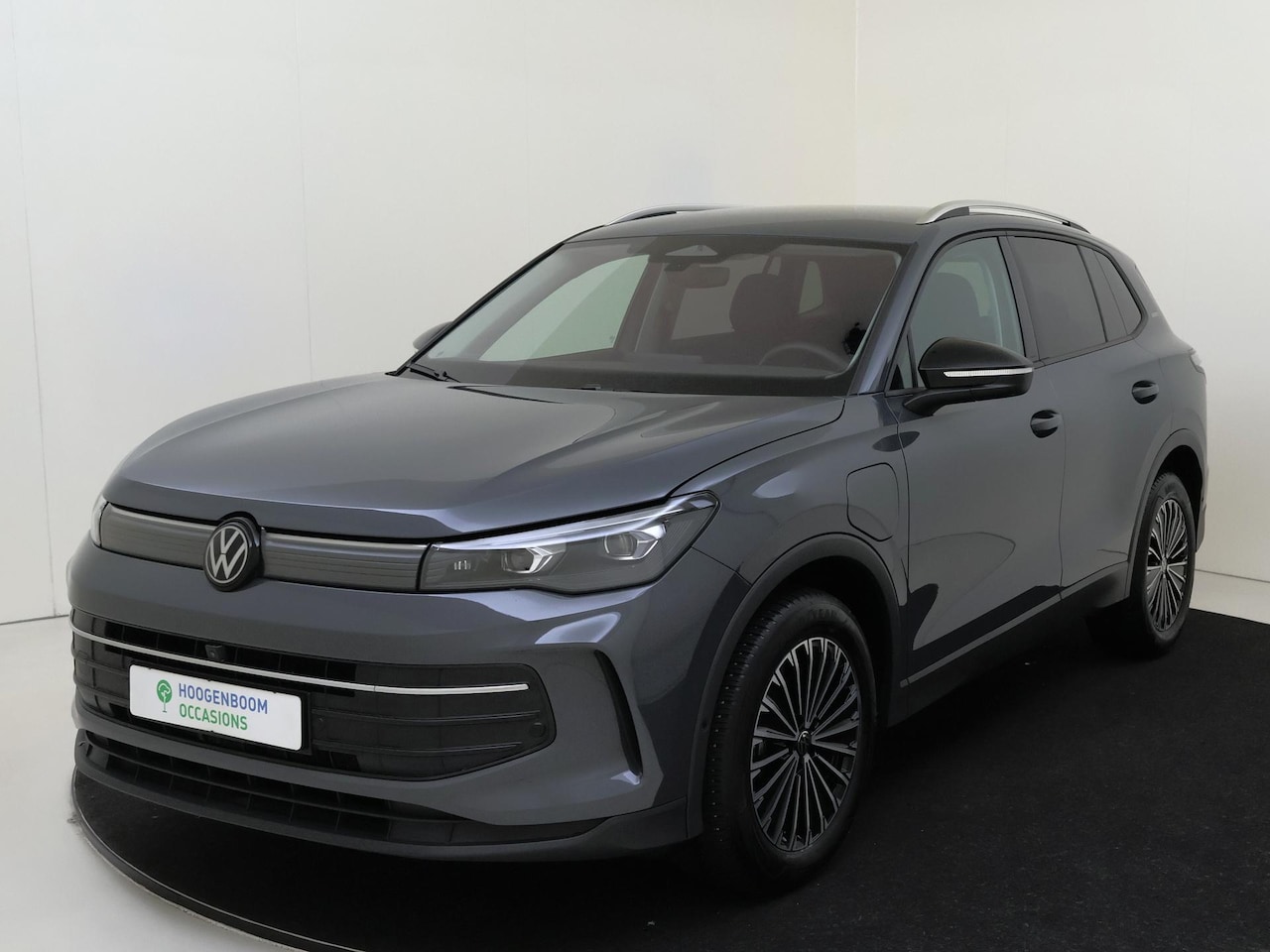 Volkswagen Tiguan - 1.5 eHybrid Life Edition | SoH 100% | Trekhaak | 360 camera | Adaptieve demping | Matrix L - AutoWereld.nl