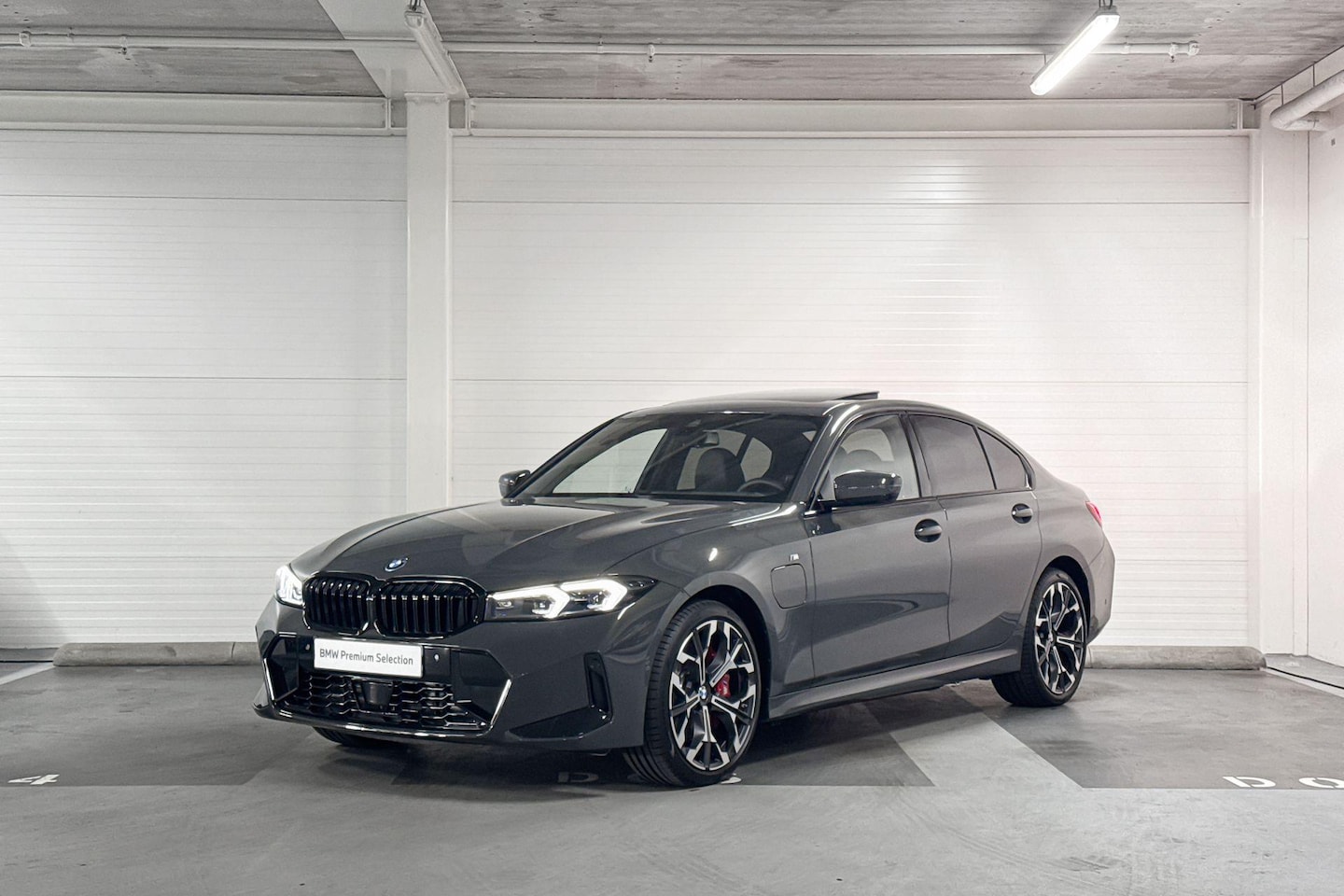 BMW 3-serie - Sedan 330e M Sport Pro | Schuifdak - AutoWereld.nl