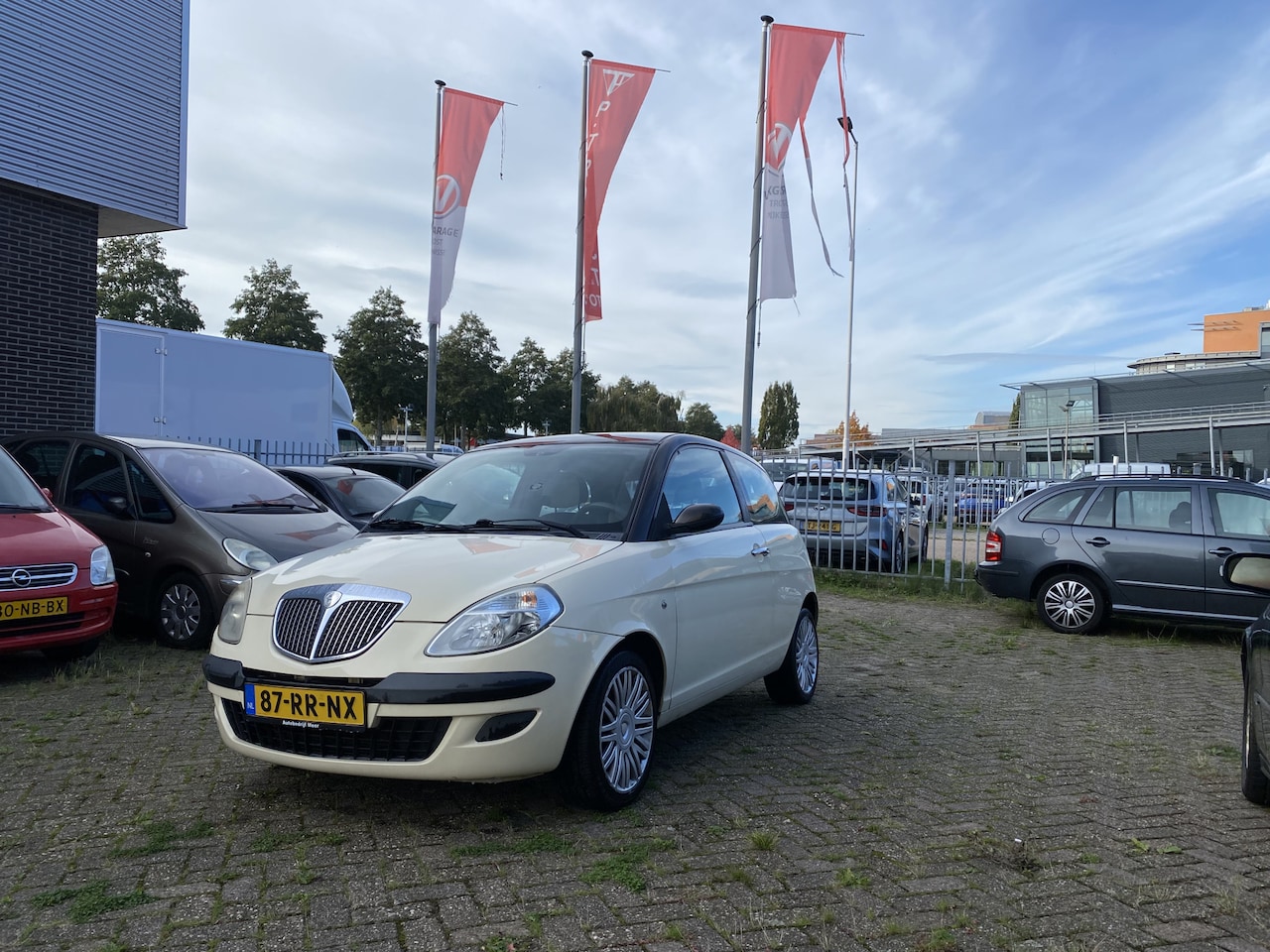 Lancia Y(psilon) - Ypsilon 1.4-16V Oro,Airco,Elektrischpakket,Stuurbekrachting,Centraledeurvergrendeling op A - AutoWereld.nl