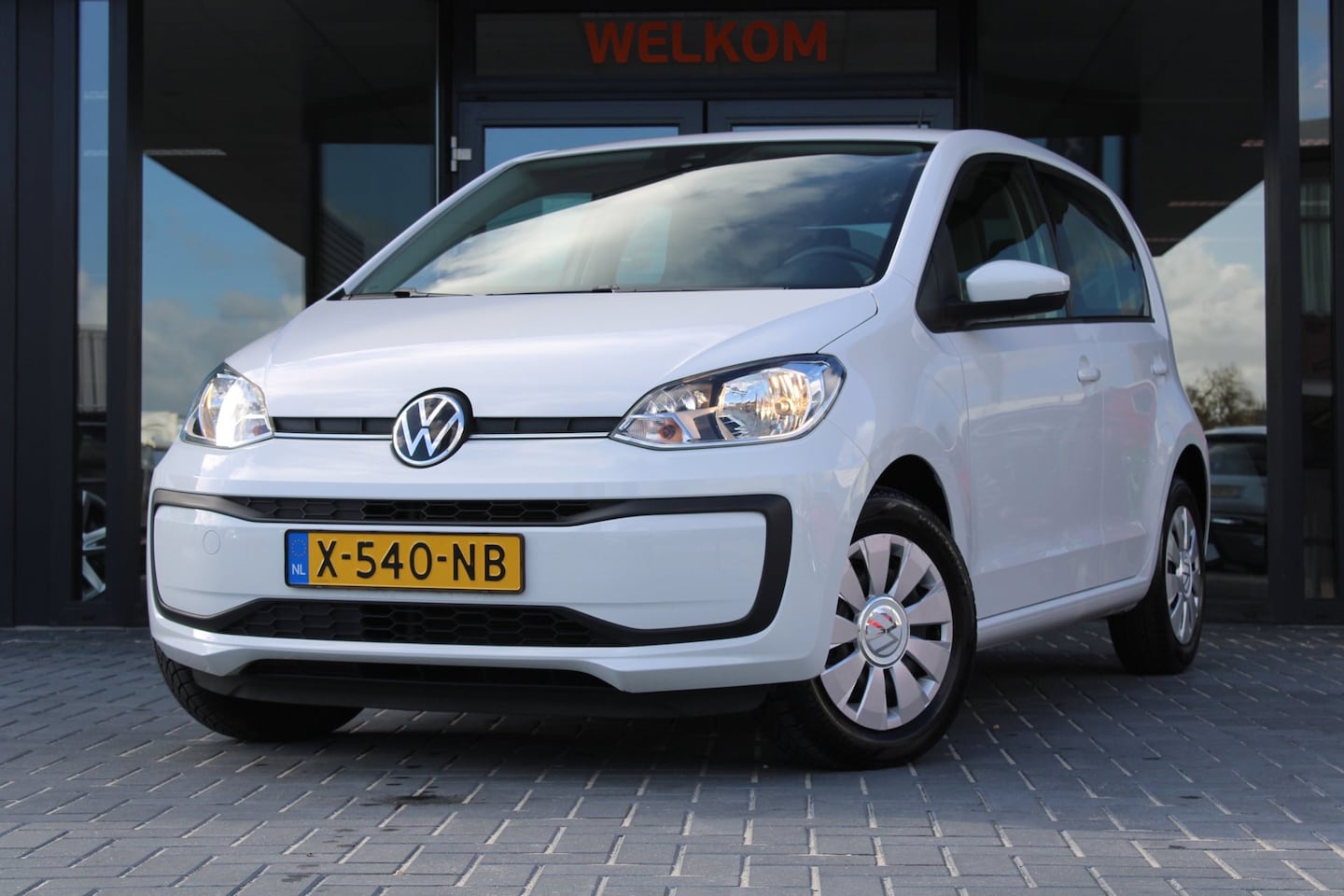 Volkswagen Up! - 1.0 1.0, Airco, Elektrische ramen, DAB radio - AutoWereld.nl