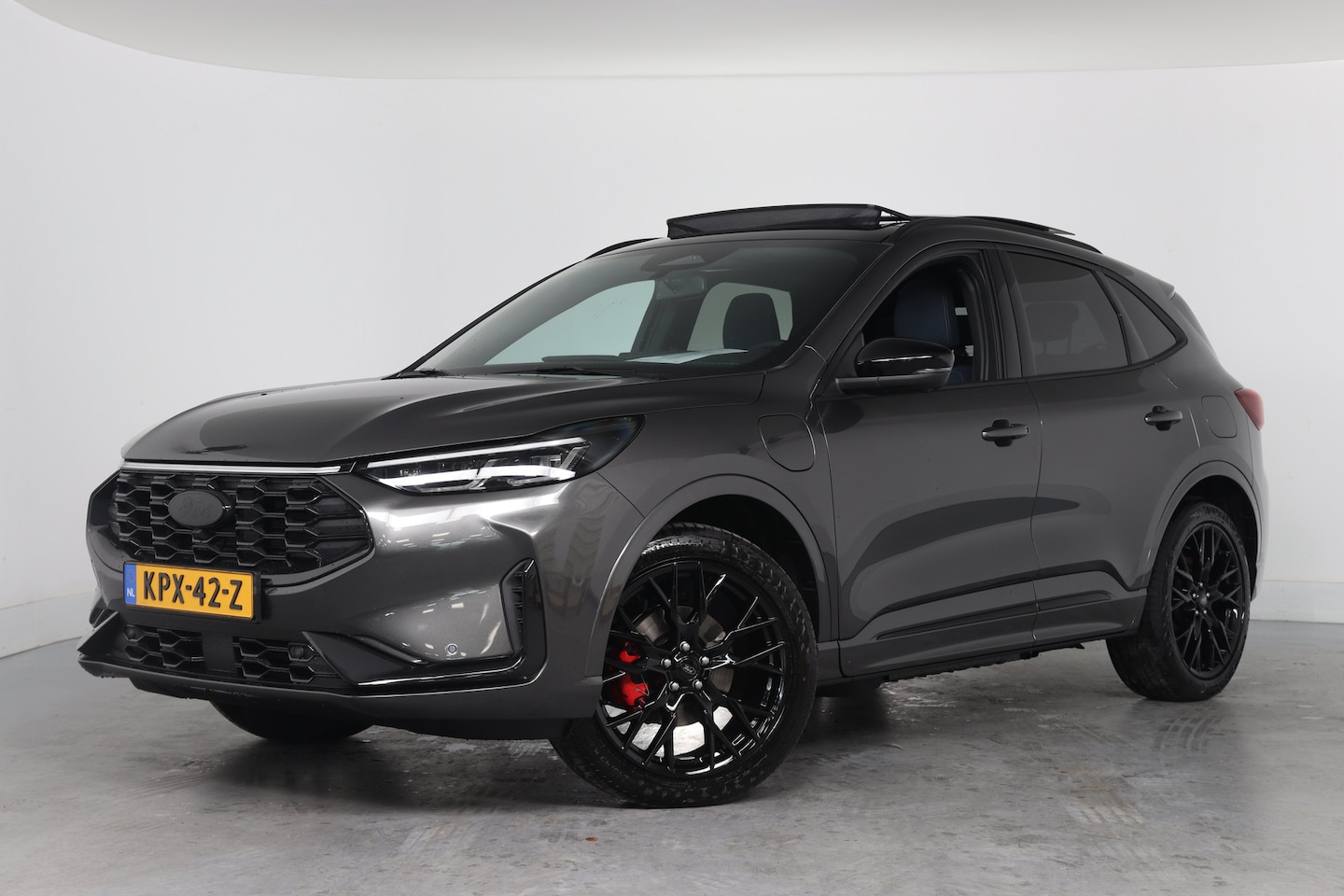 Ford Kuga - 2.5 PHEV BlueCruise Edition | Trekhaak | Black Pack | Elektrisch Panoramadak | Matrix LED - AutoWereld.nl