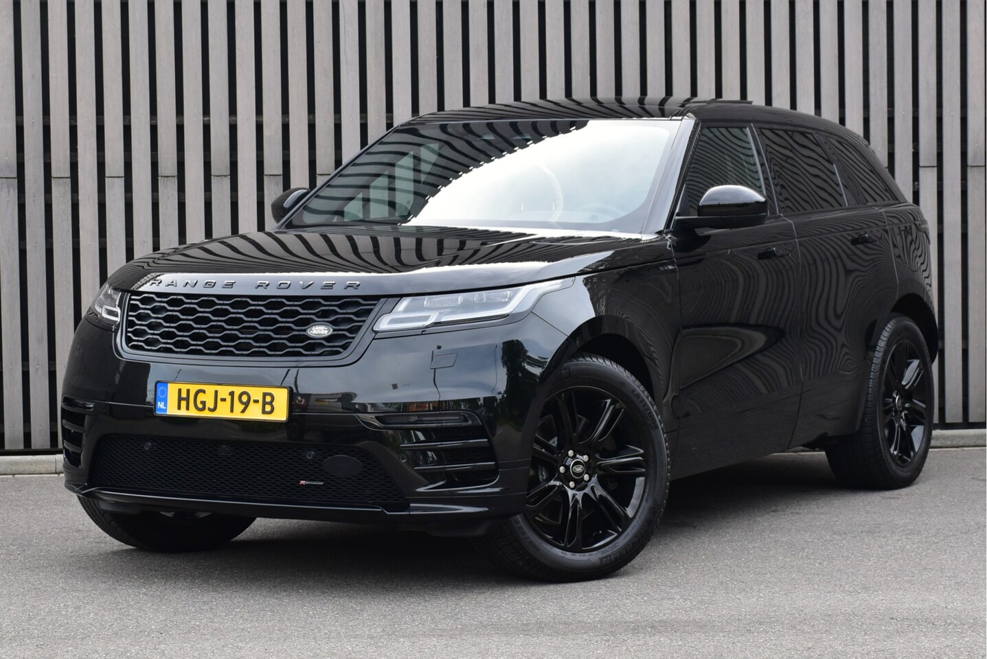 Land Rover Range Rover Velar - 2.0 P400e R-Dynamic SE Pano Camera Leder Memory Stoel/Stuurverw. ACC Meridian! - AutoWereld.nl