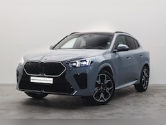 BMW X2 - sDrive20i M Sport Automaat / Panoramadak / Sportstoelen / Adaptieve LED / Head-Up / M Adap