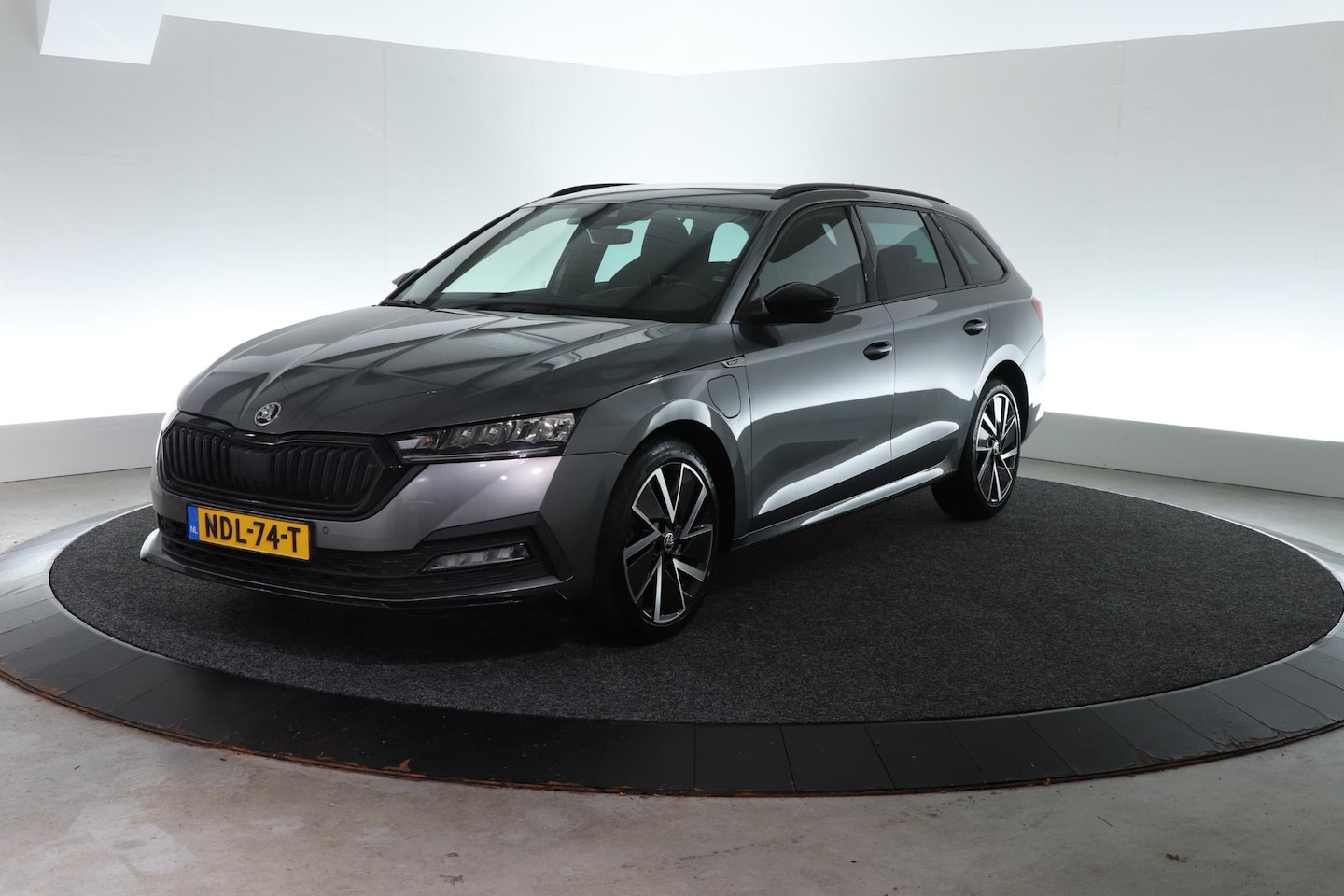 Skoda Octavia Combi - 1.4 TSI iV PHEV Sportline Business | ALL-IN PRIJS | AFN. TREKHAAK | ADAP. CRUISE | STOEL-S - AutoWereld.nl