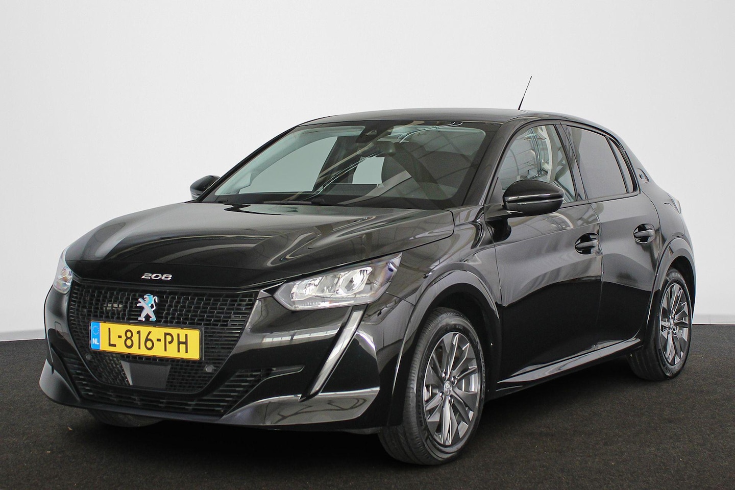 Peugeot e-208 - EV Blue Lease Allure 50 kWh Camera Apple CarPlay Climate Control Navi - AutoWereld.nl