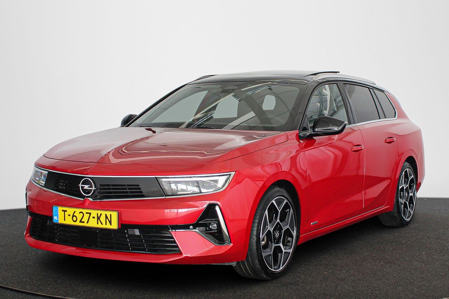 Opel Astra Sports Tourer - 1.2 Level 5 Ultimate Pano Head-Up Stuur-Stoelverwarming IntelliLux Keyless - AutoWereld.nl
