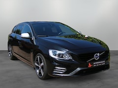 Volvo V60 - 2.0 T4 Momentum R-Design | Camera achter | Parkeersensoren V+A | Navi