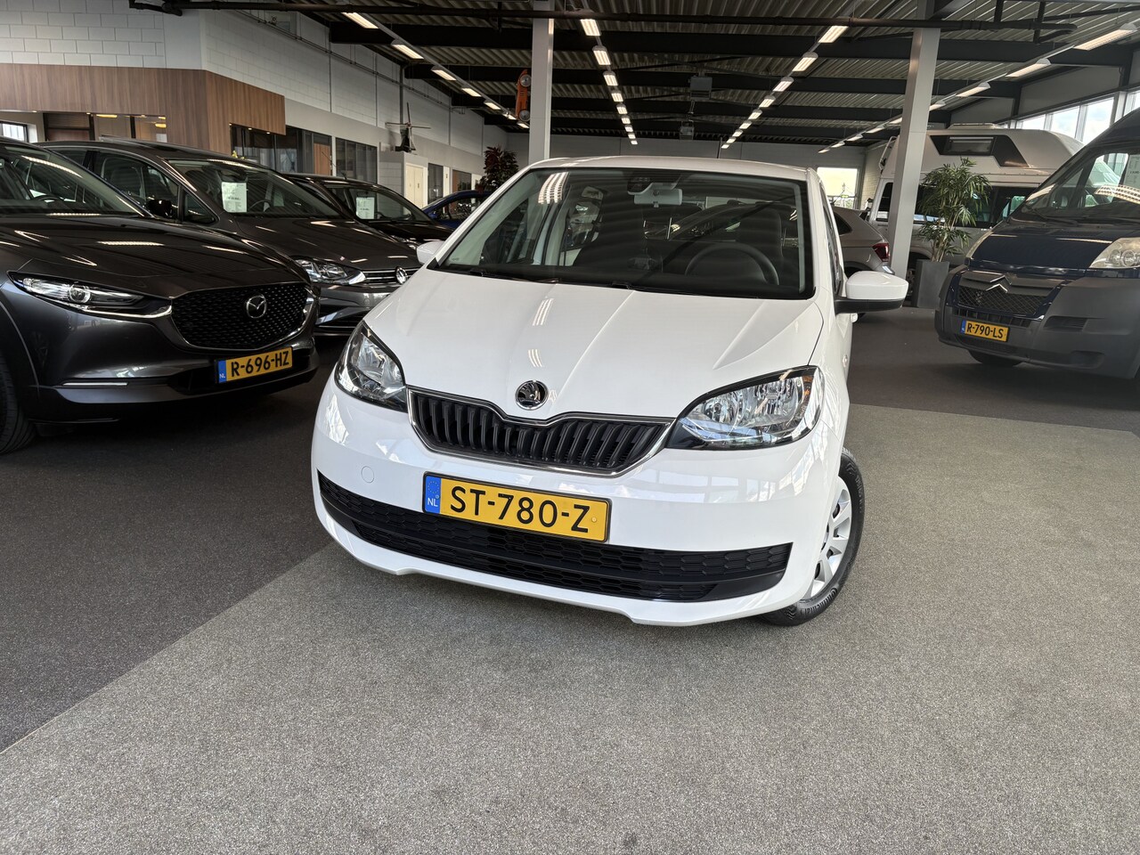 Skoda Citigo - 1.0 Ambition Plus 5-drs. AIRCO/CRUISE/MEDIA - AutoWereld.nl