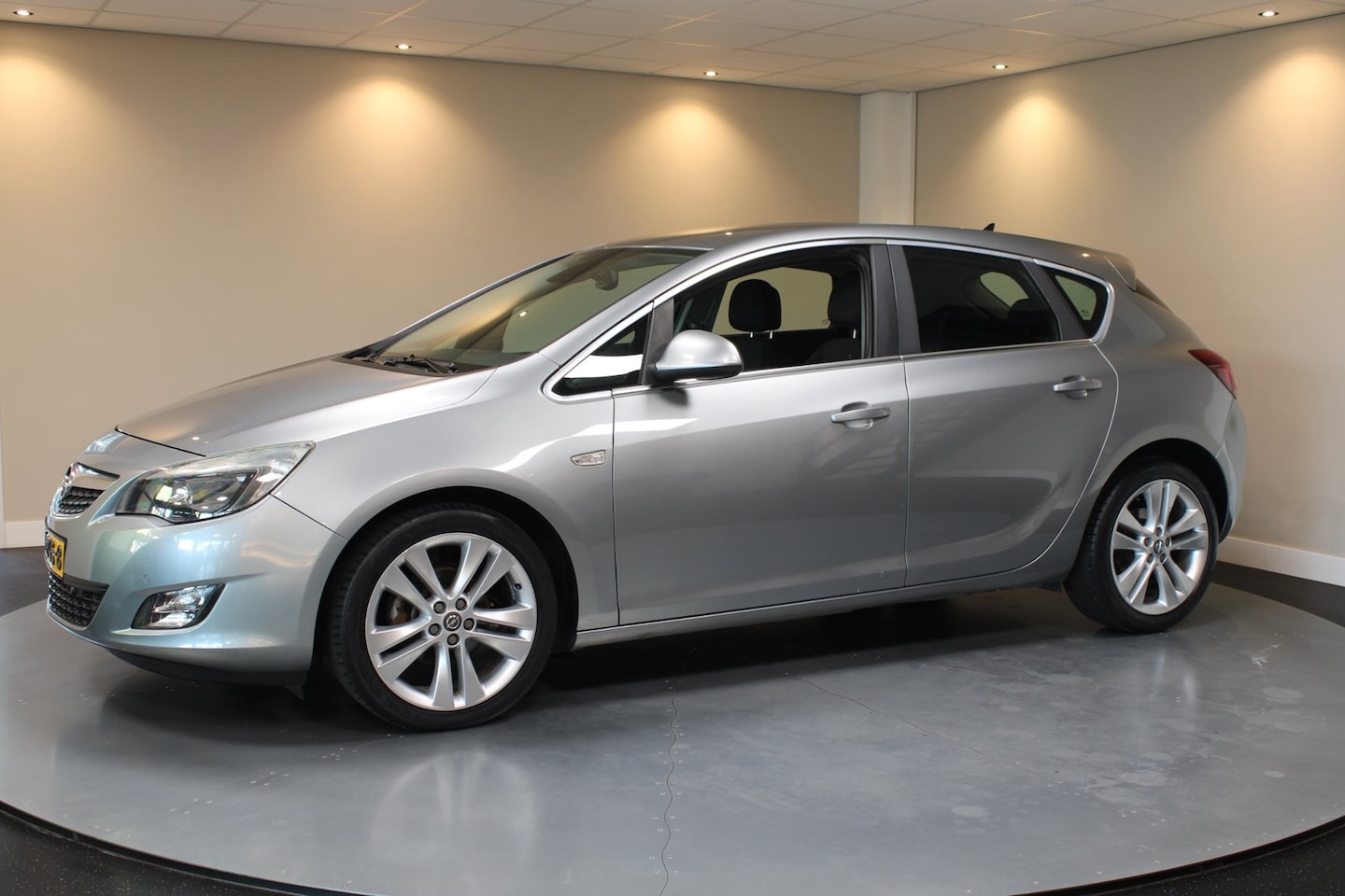 Opel Astra - 1.4 Turbo Sport *Airco* Cruise|Navi|PDC|18''|Isofix|5-Deurs|Origineel NL|NAP - AutoWereld.nl
