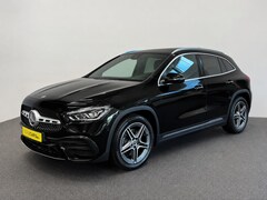 Mercedes-Benz GLA-Klasse - 200 AMG Line Business Solution Automaat Panoramadak Camera Navigatie Stoelverwarming Ambie