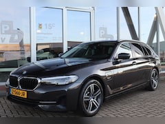 BMW 5-serie Touring - (g31) 530e 292PK BUSINESS Trekhaak | SOH 90% | Leer | Camera | Live Cockpit | Clima | Stoe