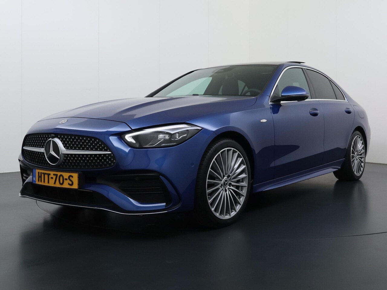 Mercedes-Benz C-klasse - 300 e AMG Business Solution | Panorama - Schuifdak | Memory Seats | 360° Camera | 19" AMG - AutoWereld.nl