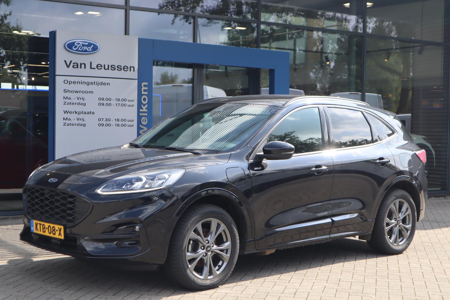 Ford Kuga - 2.5 PHEV ST-LINE-X AFN-TREKHAAK STOEL/VOORRUITVERW. B&O EL-ACHTERKLEP BLIND-SPOT KEYLESS - AutoWereld.nl