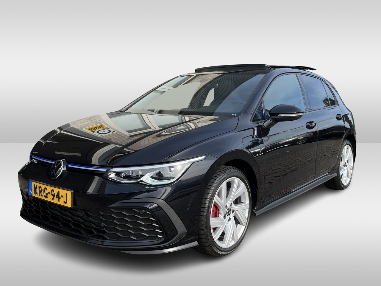 Volkswagen Golf - 1.4 eHybrid GTE / AUTOMAAT/ 245 PK/ PANO/ PARK.SENSOR.V+A/ STUUR+STOELVERWARM./ APP-CONNEC - AutoWereld.nl
