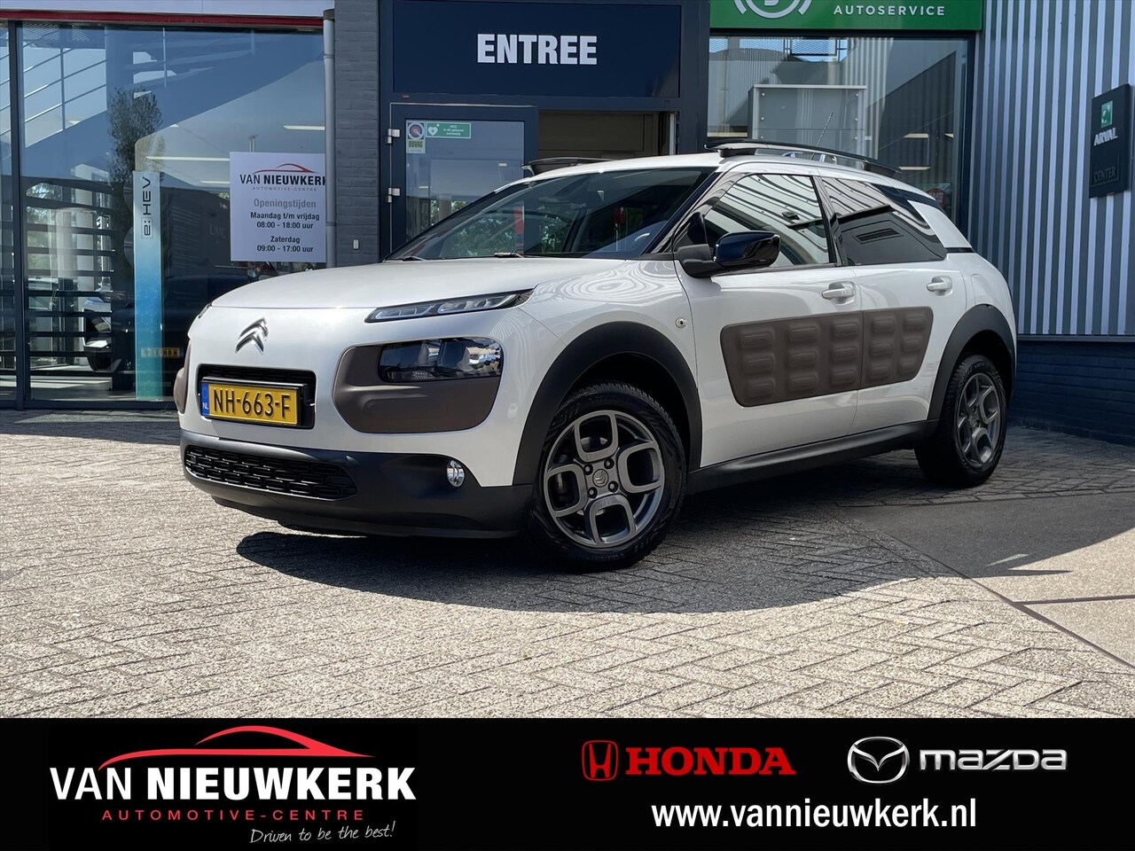 Citroën C4 Cactus - PureTech Automaat SHINE | Navi | Trekhaak | Camera - AutoWereld.nl